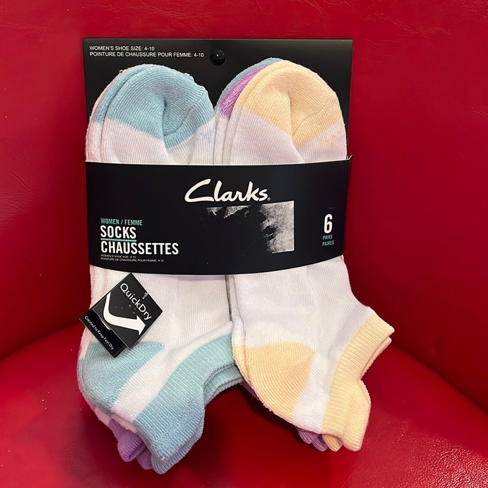 NWT Clarks socks